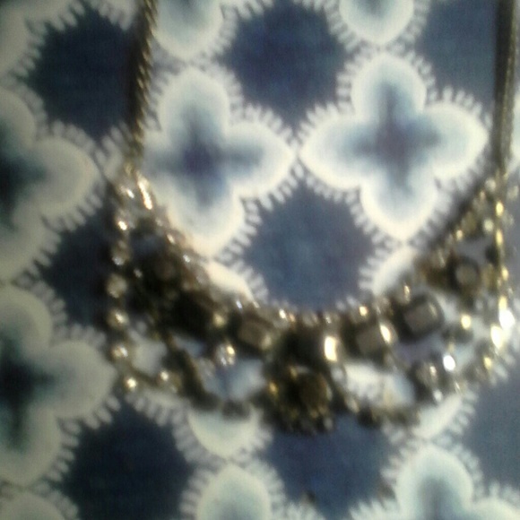 Pretty Little Liars Aeropostale shirt & necklace ☺ - Picture 4 of 8
